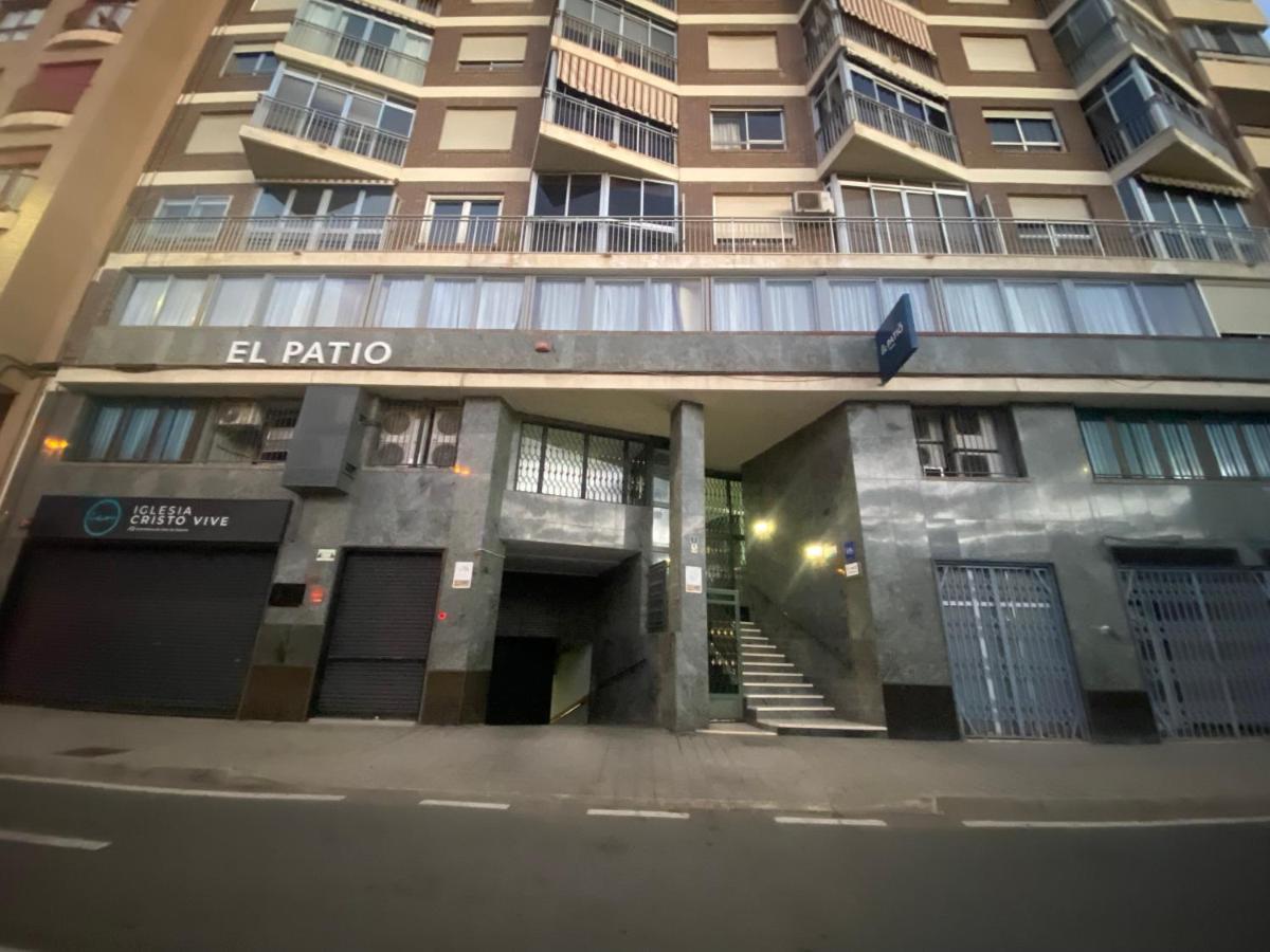 El Patio Hostal Аликанте Екстериор снимка