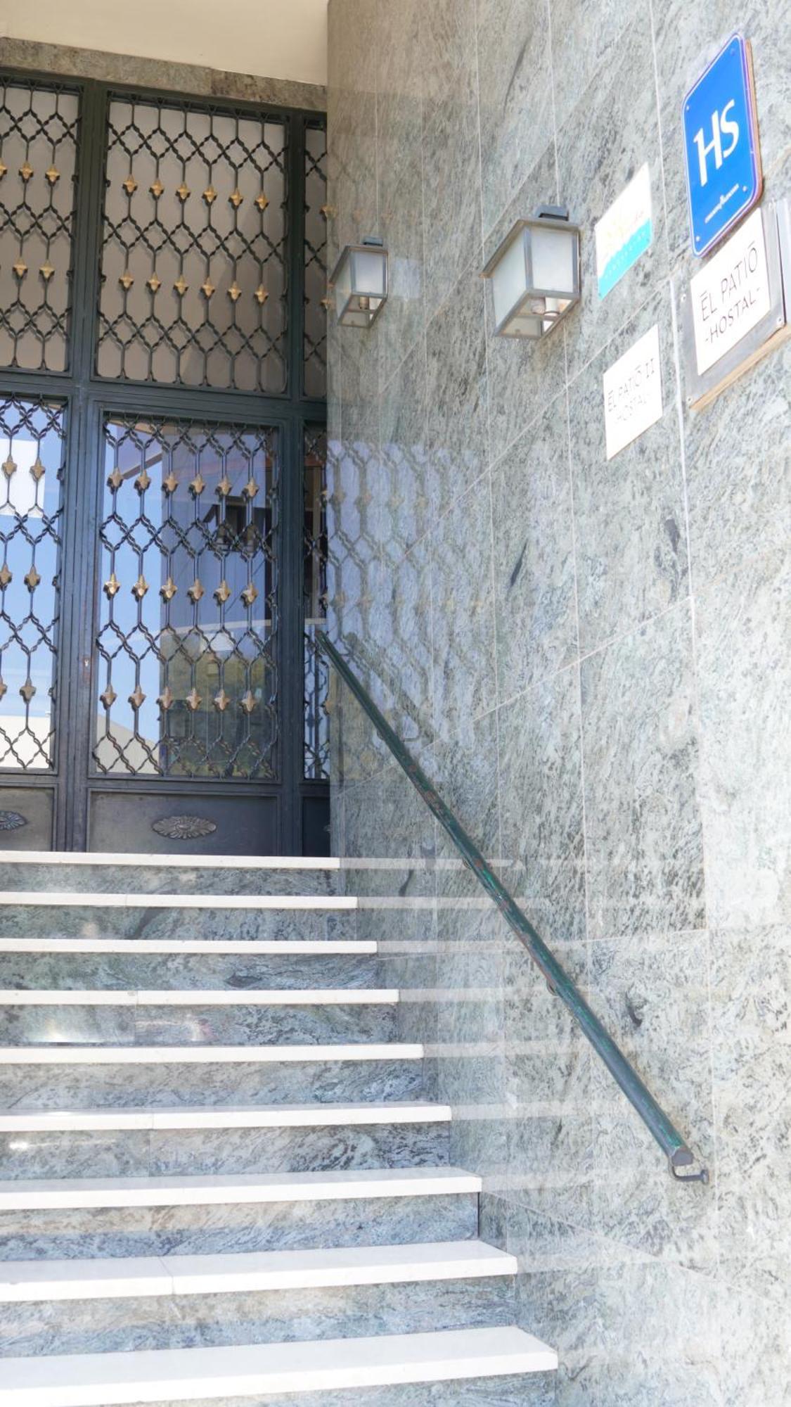El Patio Hostal Аликанте Екстериор снимка