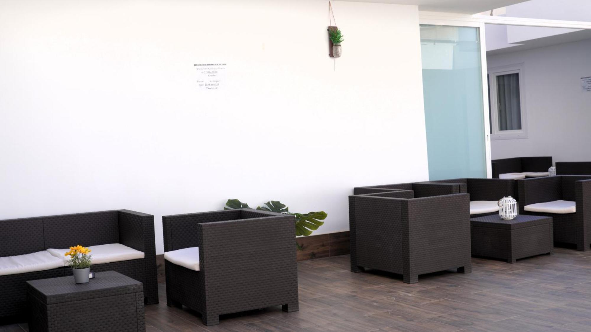 El Patio Hostal Аликанте Екстериор снимка