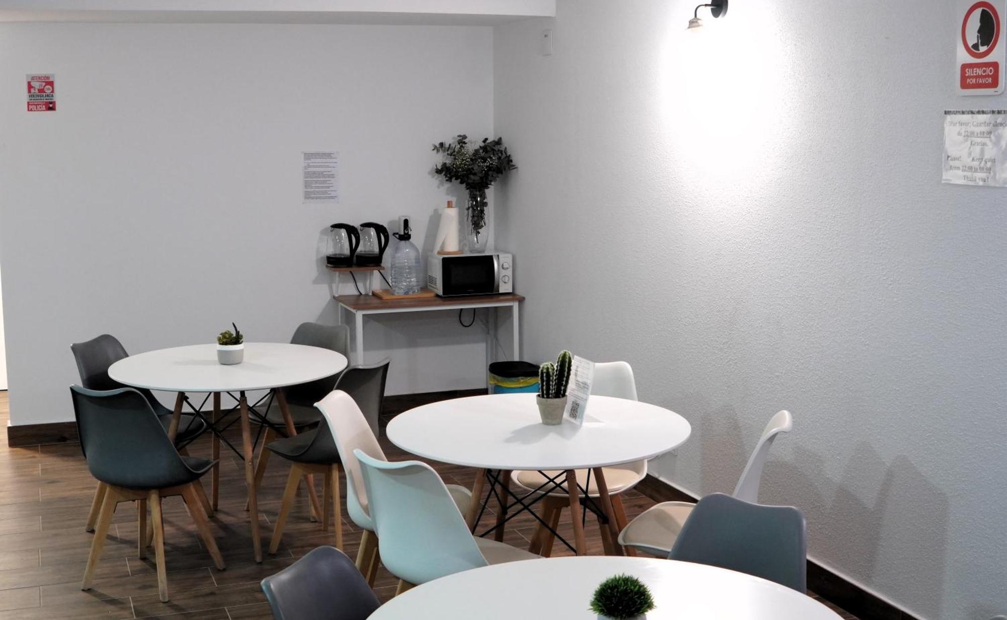 El Patio Hostal Аликанте Екстериор снимка